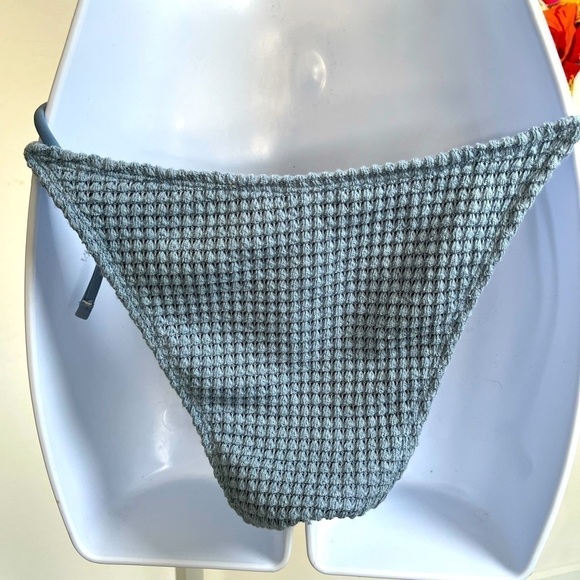 Zaful Crochet High Cut String Tie Side Bikini Bottom Size Medium (6) - Picture 4 of 8